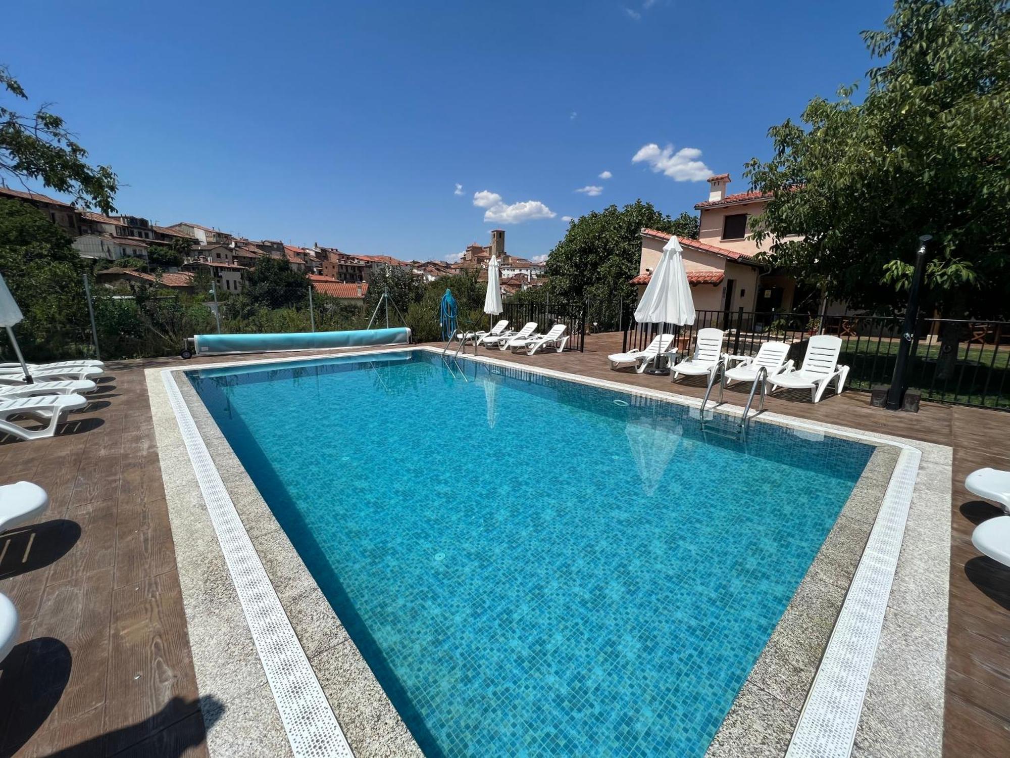Apartamentos Dona Jimena Del Ambroz 4 Estrellas Complejo Unico En El Centro Del Pueblo - Piscina Ya Abierta Hervás Exterior foto